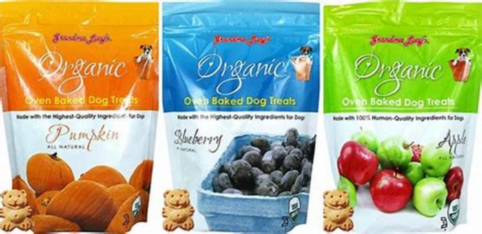 The Scoop on Sustainable Snacks: Organic Dog Treats